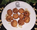 A picture of step 5 of Mheete Samose mewa stuffed.