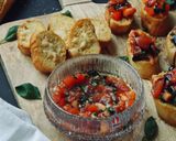 صورة لخطوة 4 من وصفة بروسكيتا بومودورو (طبق مقبلات إيطالي)Bruschetta al Pomodoro
