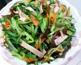 小黃瓜炒火腿片的食譜步驟2照片