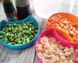 Foto langkah ke 1 dari resep Asem-Asem Buncis Wortel Ayam.