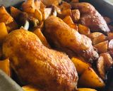 Sült csirkecomb vele sült burgonyával recept fázis 2 fotója