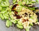 Gambar langkah 4 resipi Tumis Sayur Peria Dan Egg Tofu.