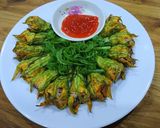 Hình bước làm 5 của món Bông bí nhồi thịt chiên