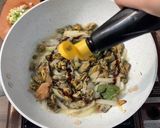 Foto langkah ke 5 dari resep Oseng Kerang Hijau.