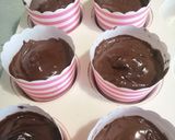 Foto del passaggio 4 della ricetta Muffin al cacao ripieni ai Ringo