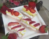 A picture of step 3 of Cream wafer biscuit with pudding.