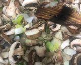 Foto del paso 1 de la receta: 265. Fideuá de pato, foie de pato y setas con costra