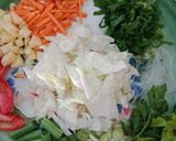 Foto langkah ke 1 dari resep Sop sayur Bumbu Dasar Putih.