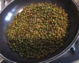 Une image de l'étape 2 de Riz « vert » aux petits pois épicés.