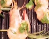 Une image de l'étape 6 de Gambas marinade au satay.