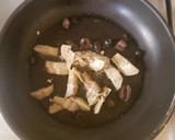 Foto del paso 2 de la receta: Pasta con salsa de atún, aceituna y alcachofa