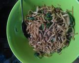 Foto langkah ke 6 dari resep Bakmi goreng samcan simpel.