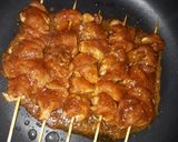 A picture of step 3 of Chicken suya skewers.
