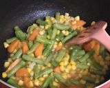 Foto langkah ke 4 dari resep 🍄Tumis Jamur Pelangi 🍄.