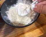A picture of step 3 of Filipino Camaron Rebosado.