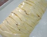 Foto langkah ke 5 dari resep Strudel pisang coklat keju.