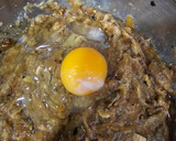Foto del paso 4 de la receta: Albóndigas de berenjena y cebolla caramelizada