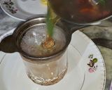 तुलसी अदरक हर्बल काढ़ा (Tulsi Adrak Herbal kadha recipe in Hindi) रेसिपी चरण 3 फोटो