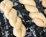 Foto langkah ke 3 dari resep Kkwabaegi (korean twisted donuts).