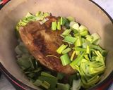 Une image de l'étape 10 de Palette de porc épicée aux légumes confits.