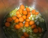 Foto del paso 3 de la receta Codornices estofadas a las hierbas