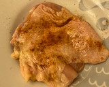 Foto del paso 2 de la receta: Muslo de pollo deshuesado al horno