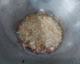 A picture of step 2 of Singapore Chicken Laksa with Vegetables.