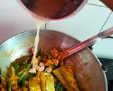 পেঁয়াজকলি ও বড়ি শিম দিয়ে ডেলা মাছ(dela mach recipe in Bengali) রেসিপির ধাপ 6 ছবি