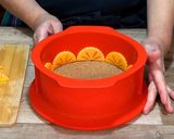 Foto del paso 6 de la receta: Tarta de yogur con fruta caqui o kaki persimón, sin horno