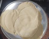 A picture of step 2 of Roti Roll.