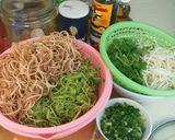 Hình bước làm 4 của món Bún bò huế đơn giản (với gia vị bún bò có sẵn)