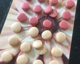 Foto langkah ke 19 dari resep Macaron - Red Velvet ft Tiramisu.