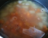 Foto langkah ke 3 dari resep Sup Makaroni Sosis.