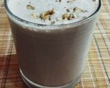 A picture of step 3 of Choco walnut banana smoothie.