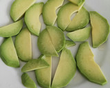 Foto del paso 6 de la receta: Tostas de aguacate, cebolla caramelizada y mermelada de tomate
