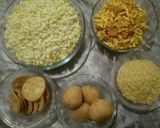 A picture of step 5 of Kachori Bhel Puri.