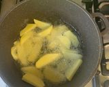 Фото кроку 2 до Жаркое из курицы с картофелем фри.