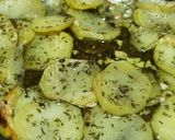 Foto del paso 5 de la receta: Besugos al horno con patatas, infusionados con aceite de tomillo