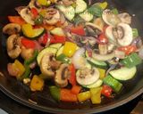 Foto del paso 1 de la receta Plumas integrales con verduras y soja