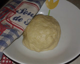 Foto del paso 1 de la receta: Coca de cebolla y algo más