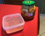 Une image de l'étape 1 de Pommes et poires en gelée de rhubarbe et cannelle.