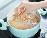 A picture of step 4 of Hot and Sour Soup.