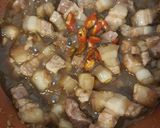 Hình bước làm 3 của món Thịt kho mắm ruốc