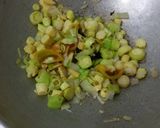 Foto langkah ke 2 dari resep Tumis Taoge dan Baby Corn.