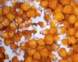 A picture of step 6 of Dahi Chana Chat.