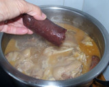 Foto del paso 3 de la receta: Manitas de cerdo al estilo de la abuela Mercedes