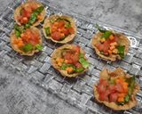 Foto langkah ke 3 dari resep Salad Wonton Cups.
