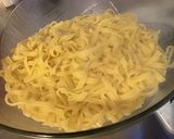 Une image de l'étape 5 de Tagliatelles au pesto de céleri & pistaches au jambon cru.