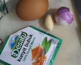Foto langkah ke 1 dari resep Telur Dadar Kunyit.