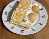 A picture of step 7 of Chessmen Banana Pudding Pie.